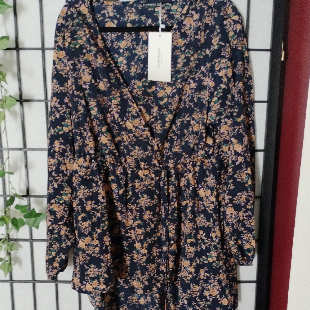 BloomChic Navy Floral V-Neck Tunic with Tan & Green Blossoms